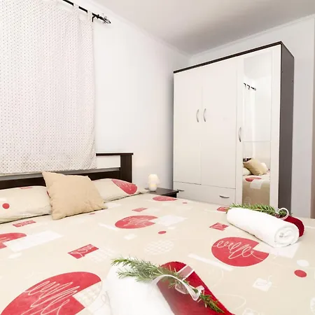 Giovani - Two Bedroom With Balcony And Sea View Slano