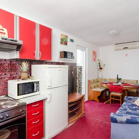 Giovani - Two Bedroom With Balcony And Sea View Apartment Slano